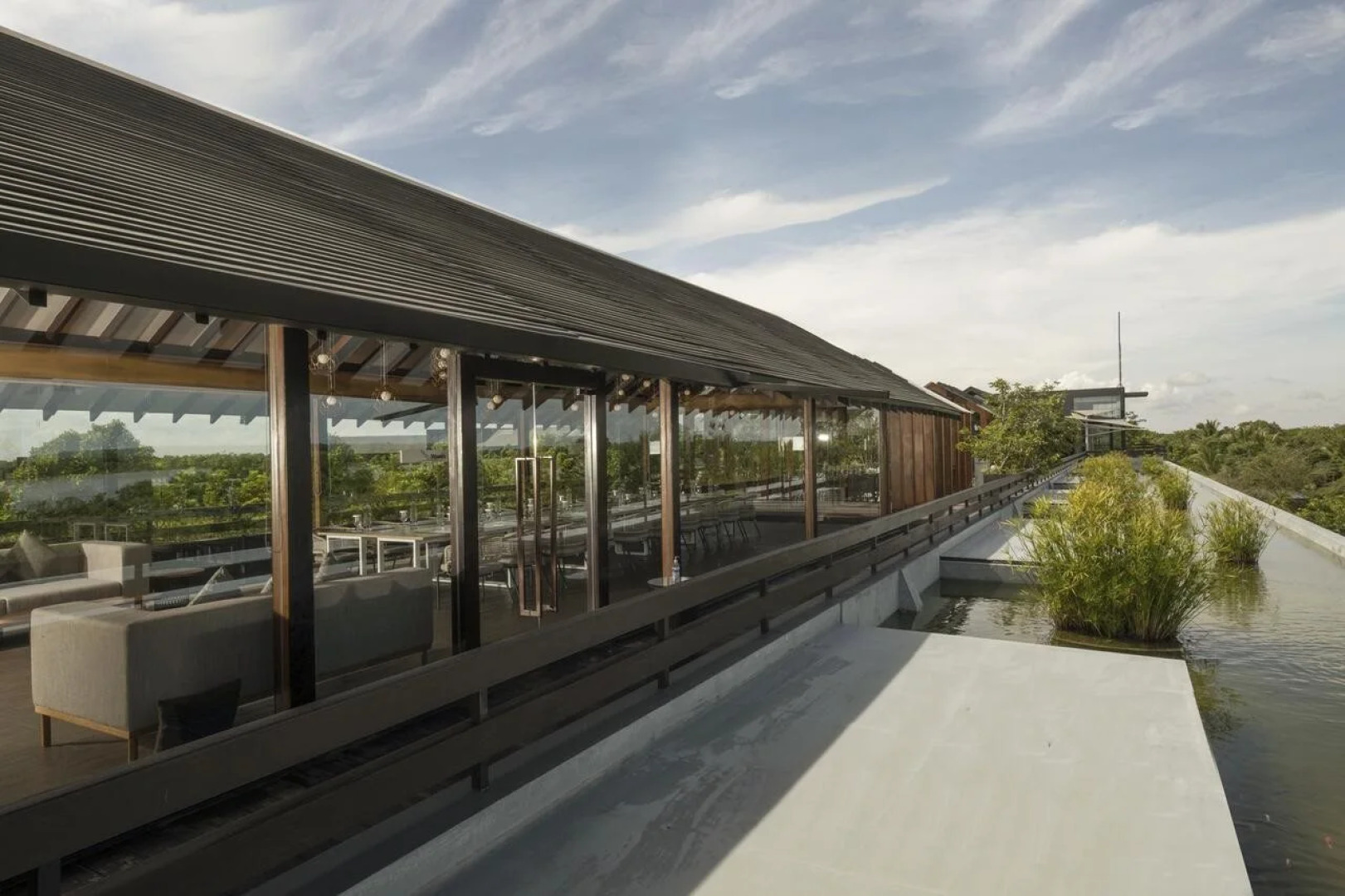 DoubleTree by Hilton Weerawila Rajawarna Resort