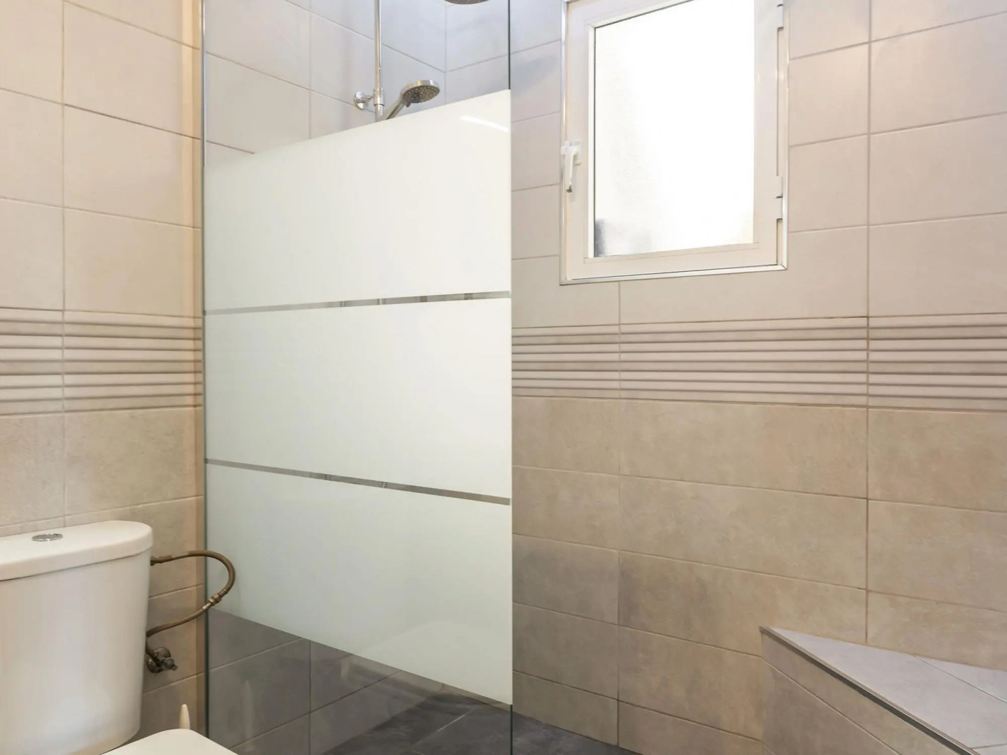 Inviting holiday home in Lo Crispin with shared pool