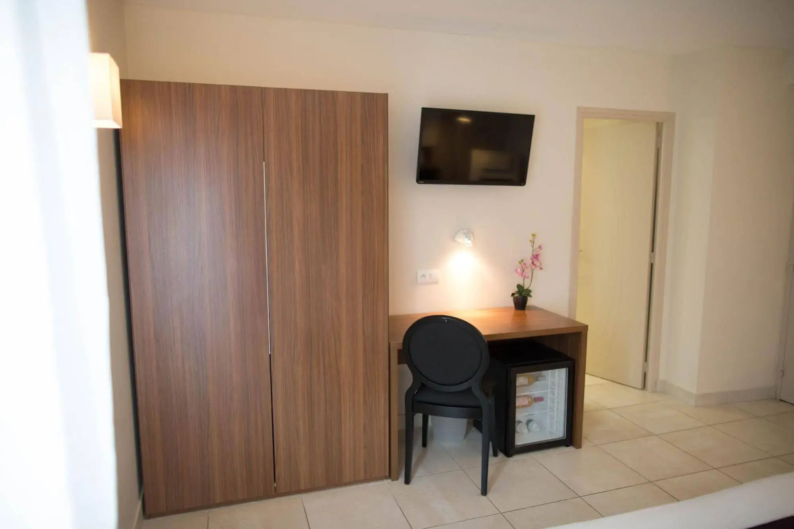 Hôtel Holidays & Work