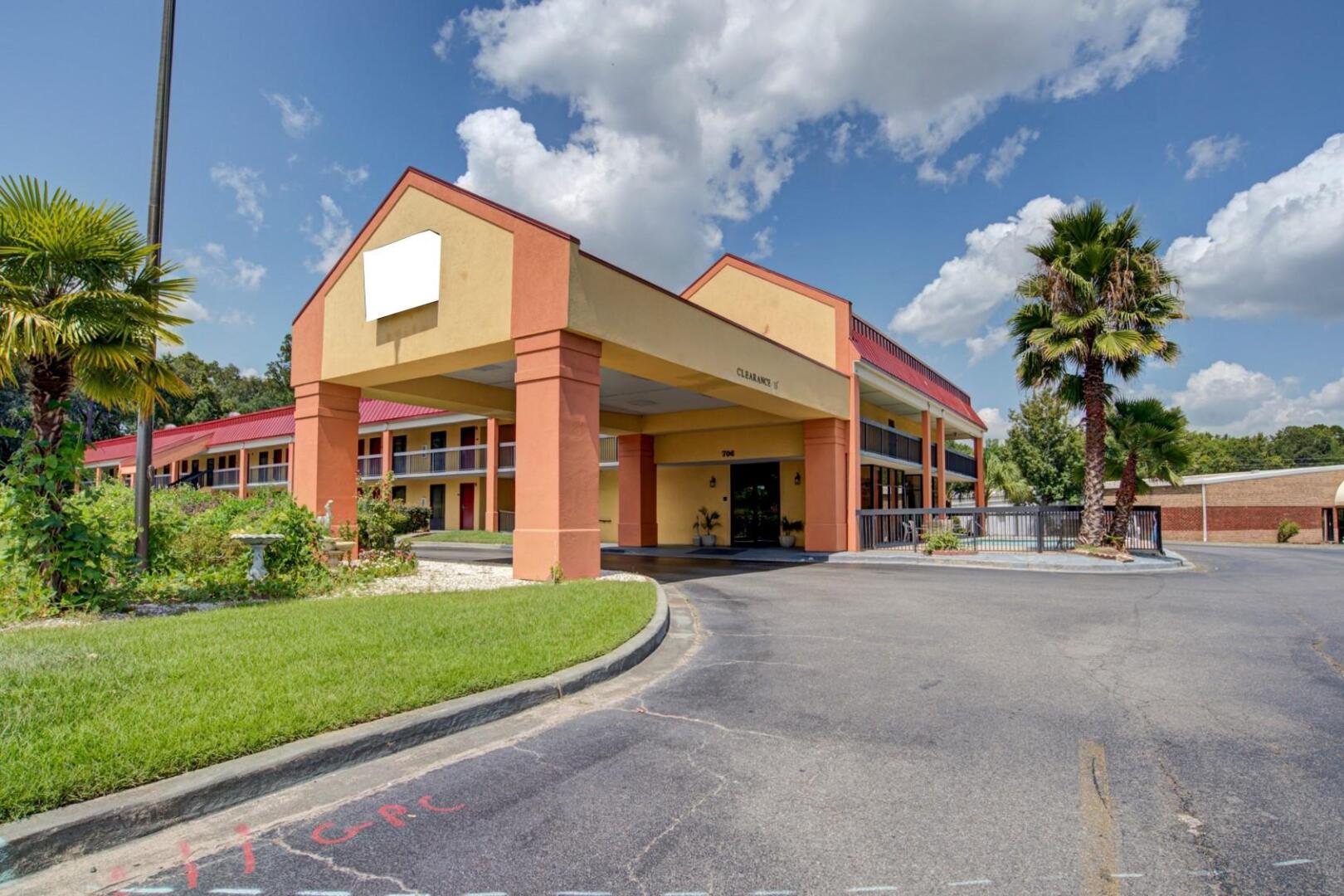 Suburban Studios Hinesville - Fort Stewart Area