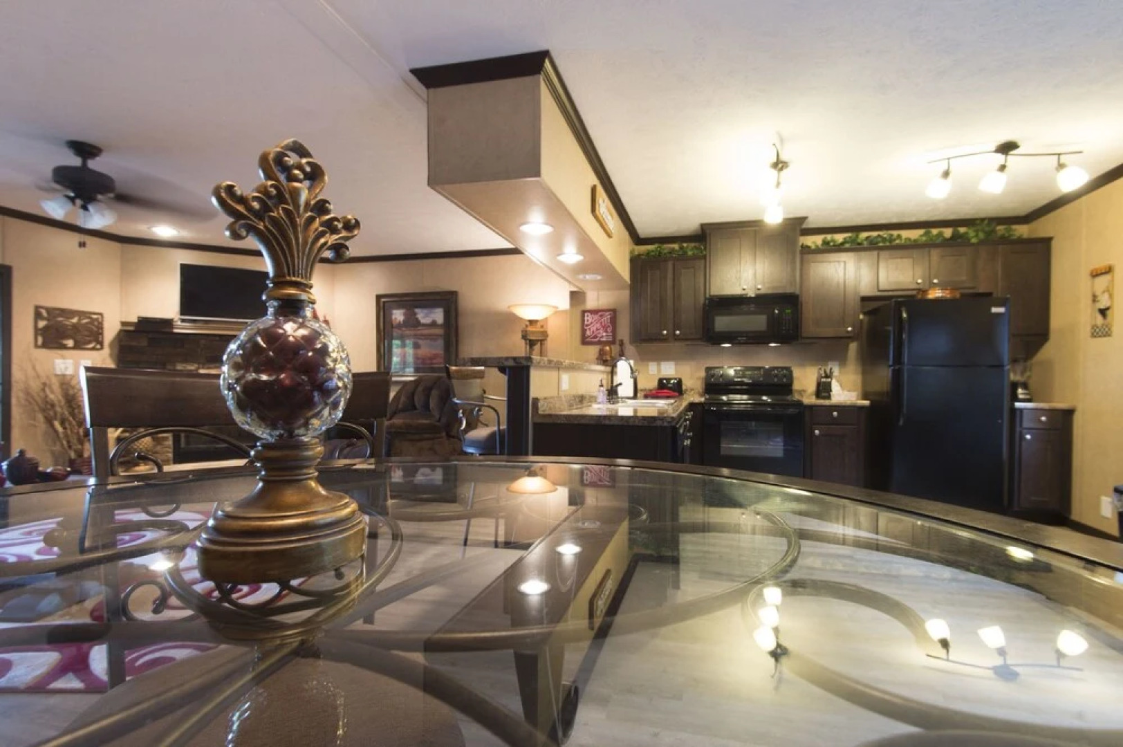 Self Creek Lodge and Marina