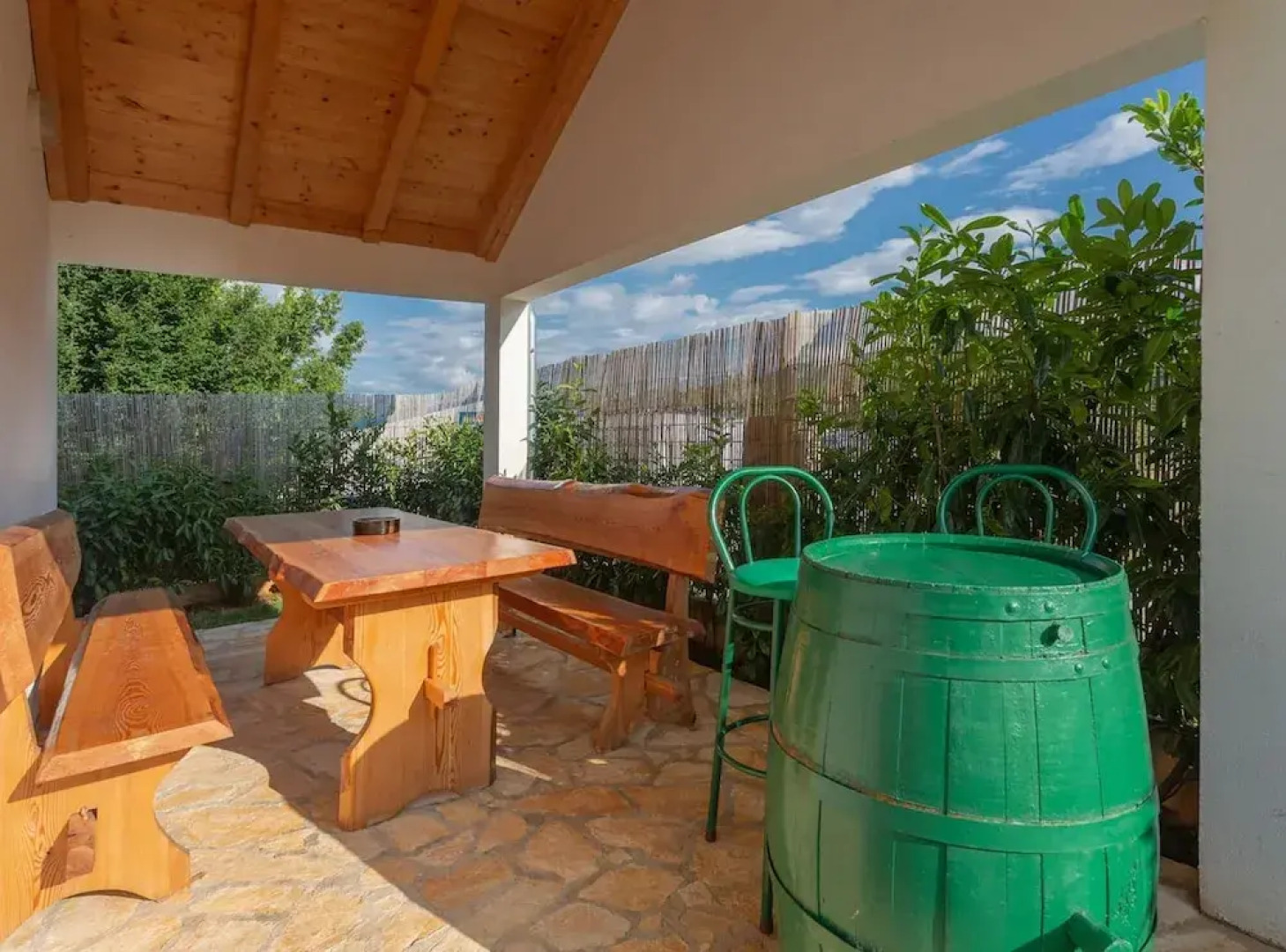 Sunny Escape Holiday Home Dicmo With Pool and Gym