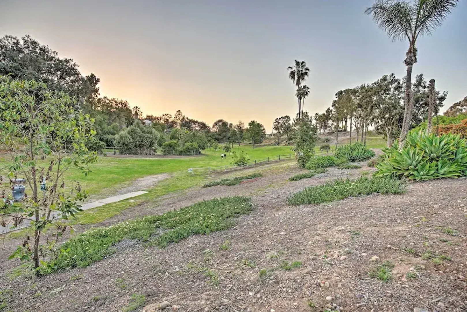 Quaint La Mesa Home With Beautiful Sunsets!