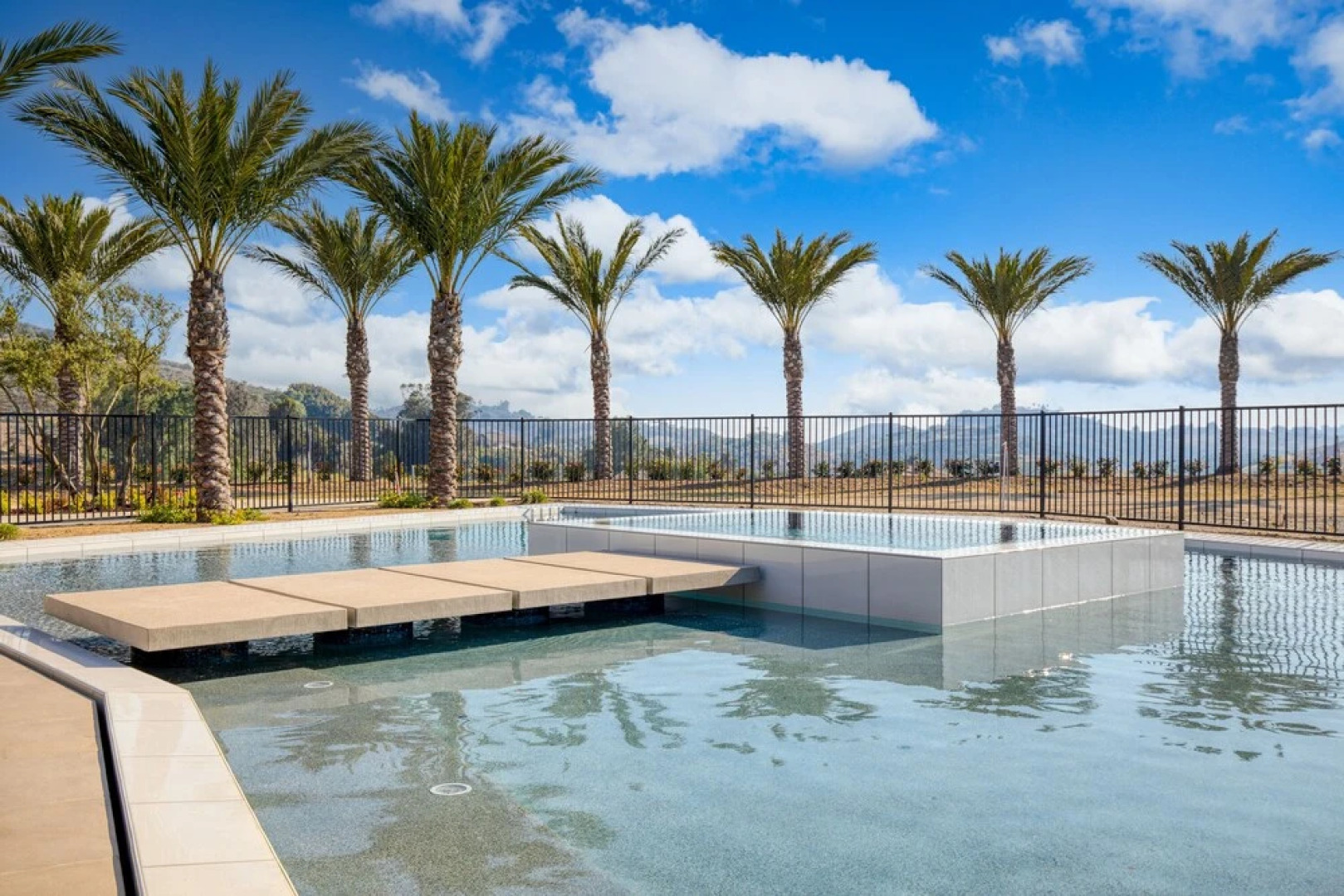 Oasis Del Sol by AvantStay Pool, Hot Tub, Views, Outdoor Dining, Open Spaced Living Area