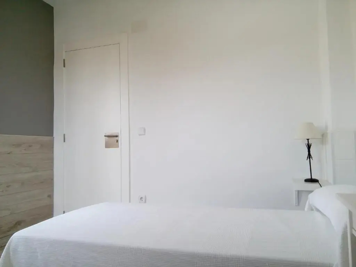 Hornillos Meeting Point (Pilgrim Hostel)