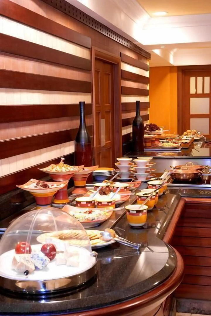 Villa Park Hotels