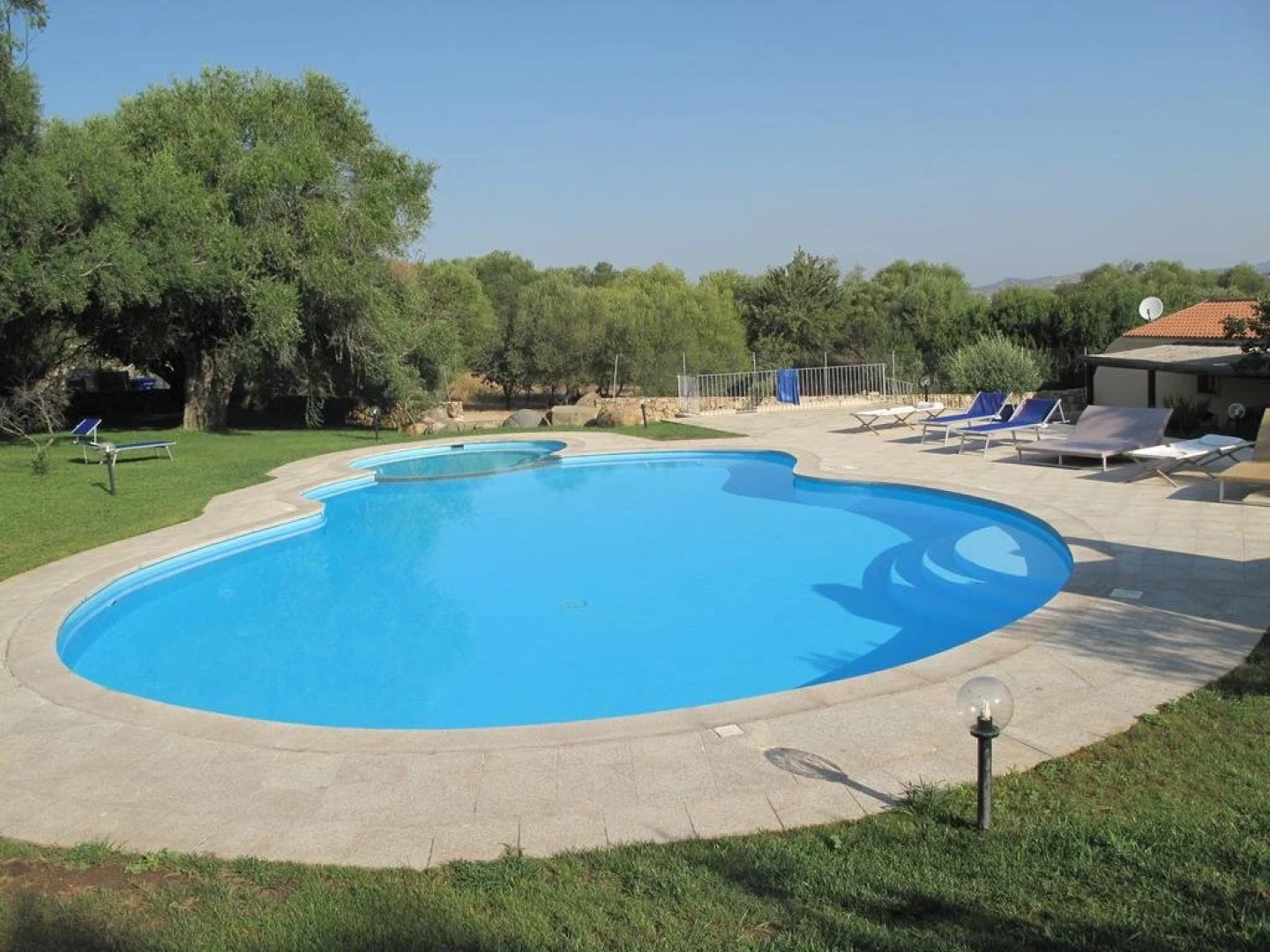 Jaddhu Country Resort