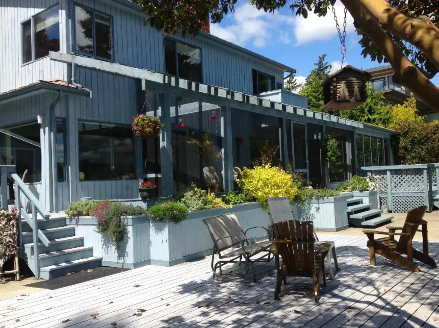 Salty Towers Oceanfront Cottages