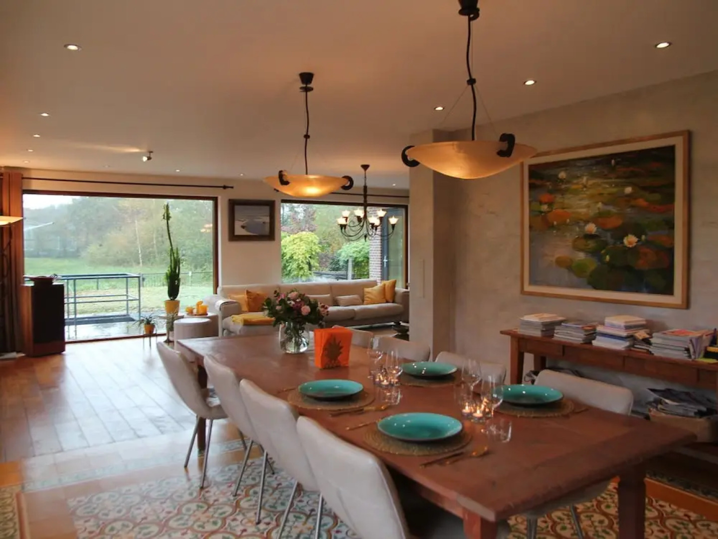 Lavish Holiday Home in Loosdrecht with Hot Tub