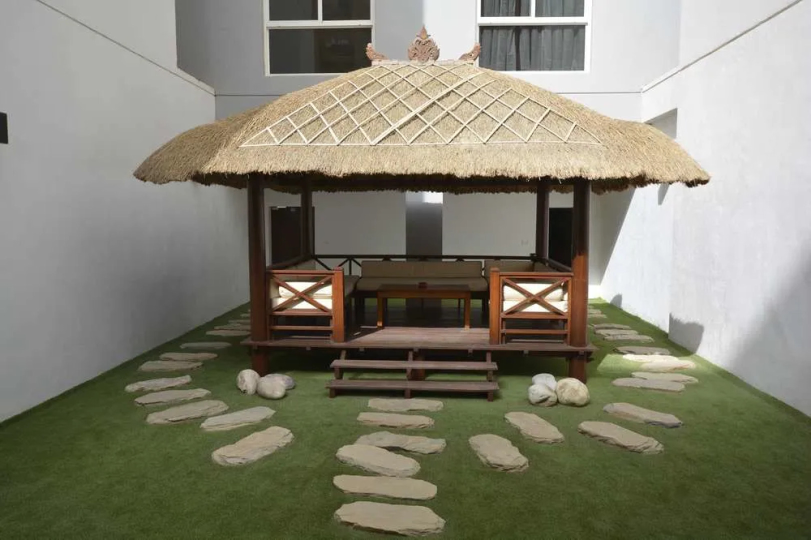 Leaders Plaza Apartments