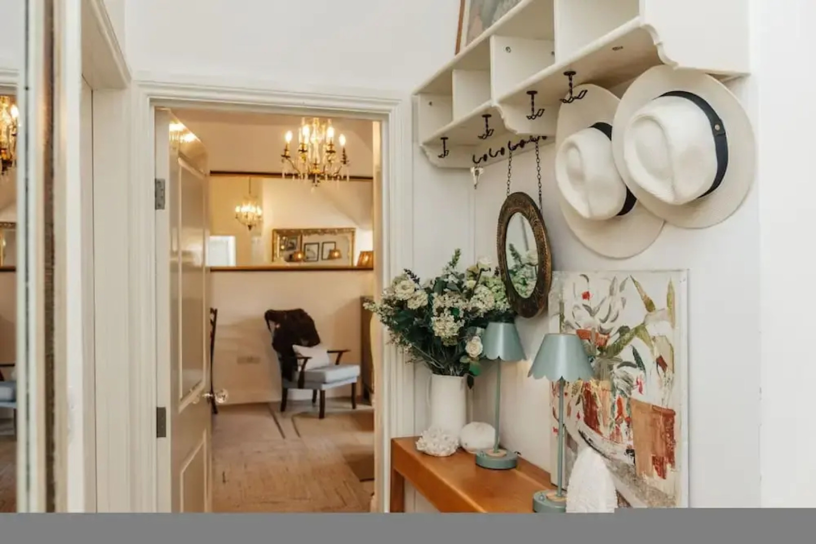 Vintage Chic Coach House