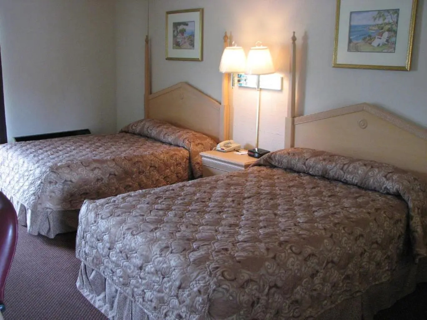 Canterbury Inn & Suites