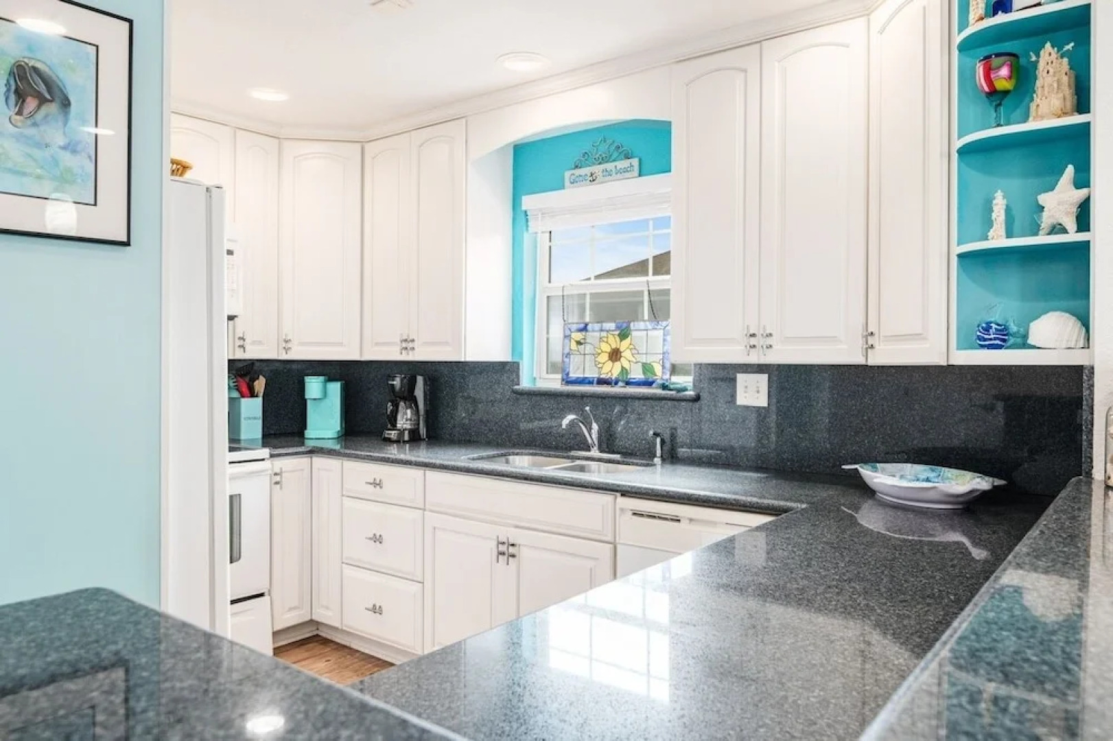 A Texas Star 3 Bedroom Home by RedAwning