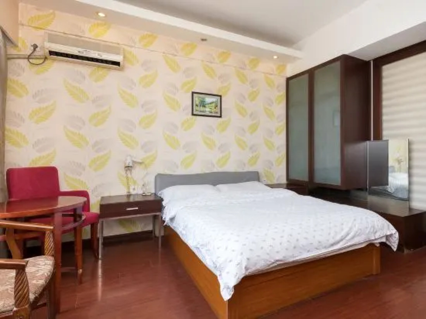 Baolong Apartment Hotel