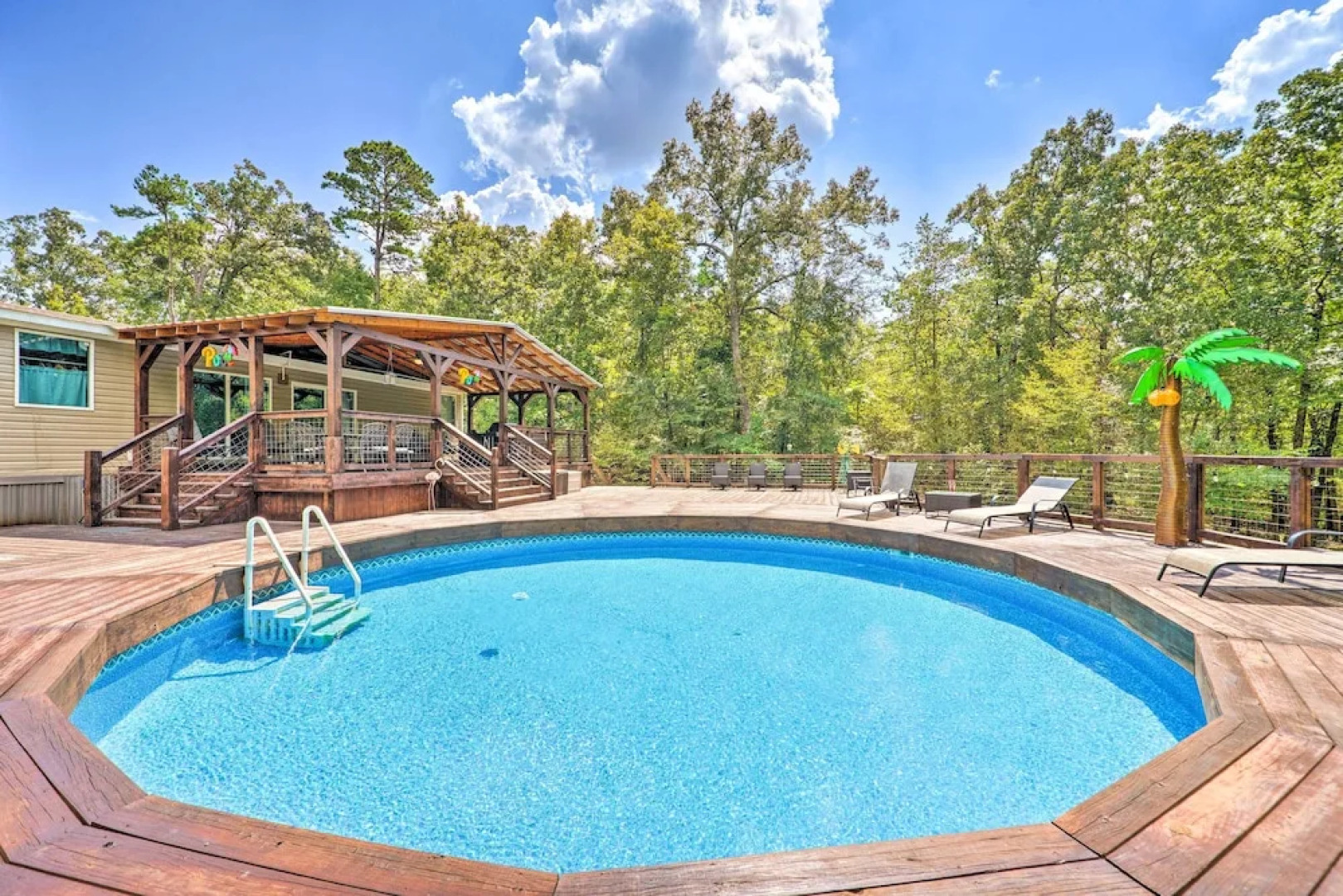 Pet-friendly Home w/ Deck in Broken Bow!