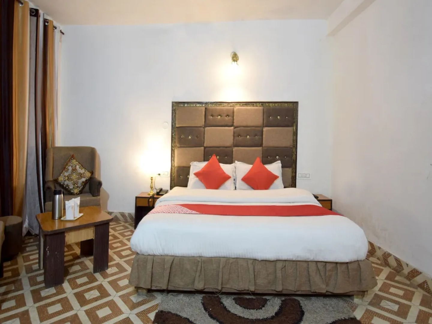 OYO 12527 Hotel Oak Valley