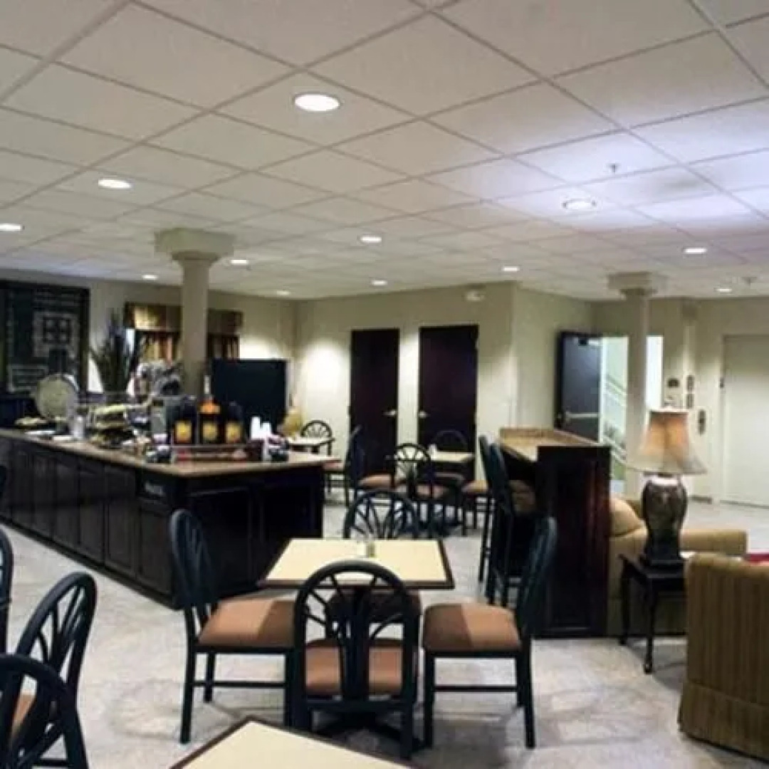 HomeTown Hotel Bryant