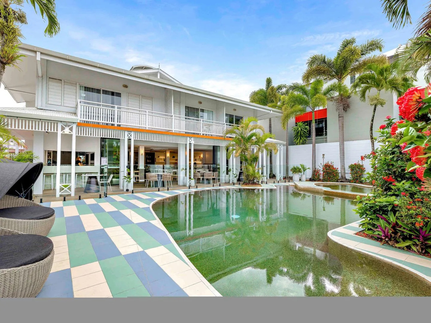 Mercure Cairns