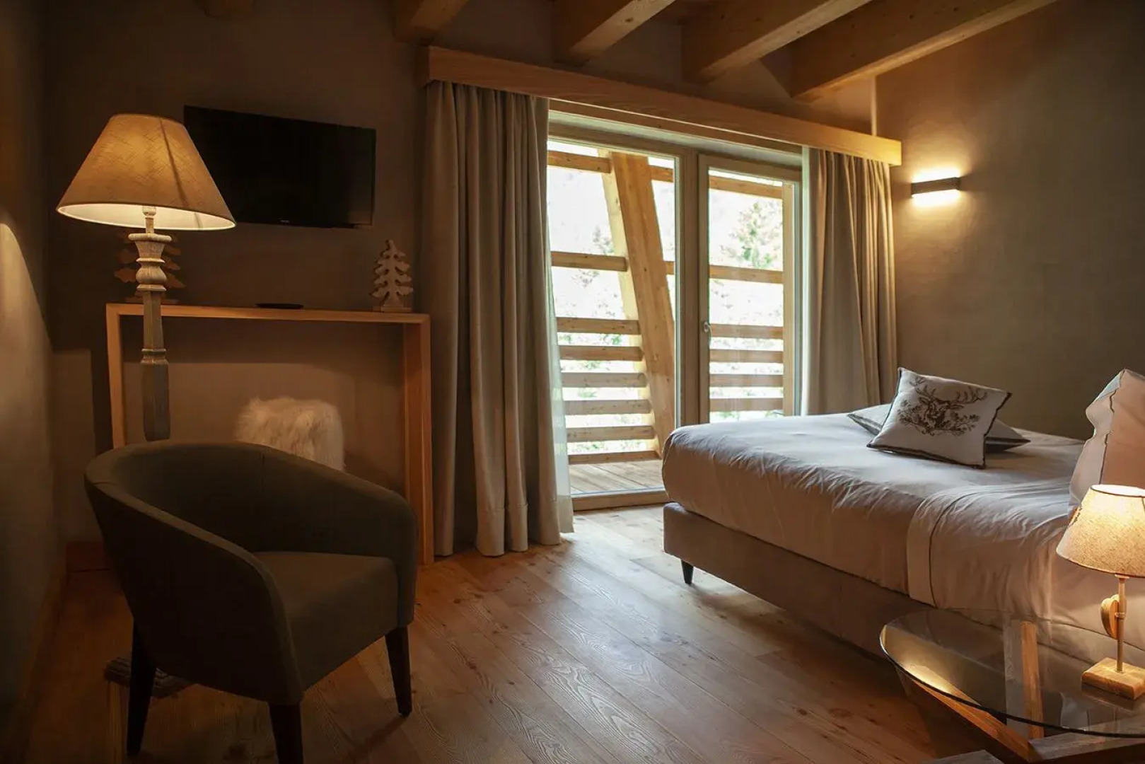 Charmant Petit Hotel