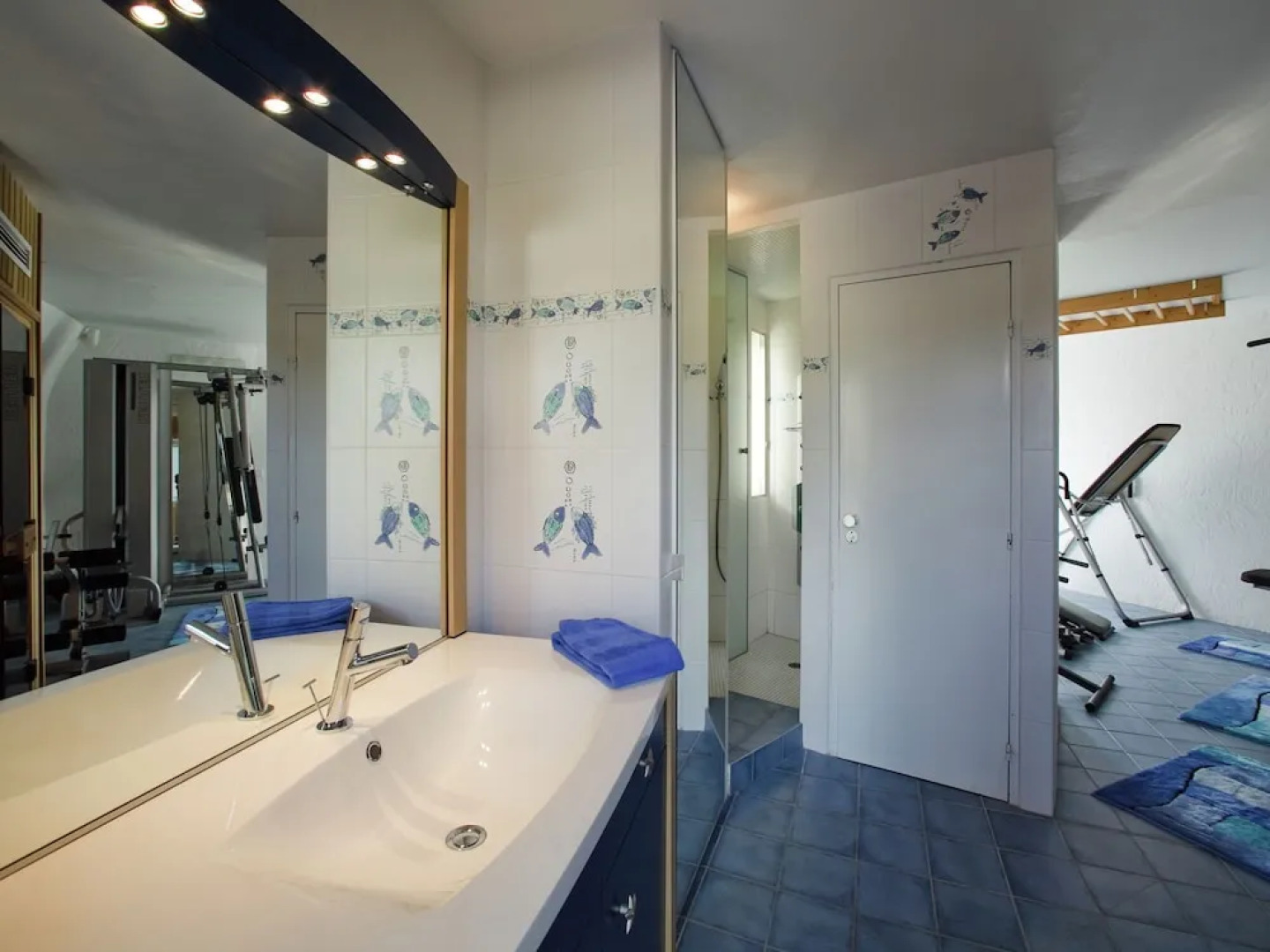 Hilltop Villa in Mandelieu-la-napoule With Sauna & Pool