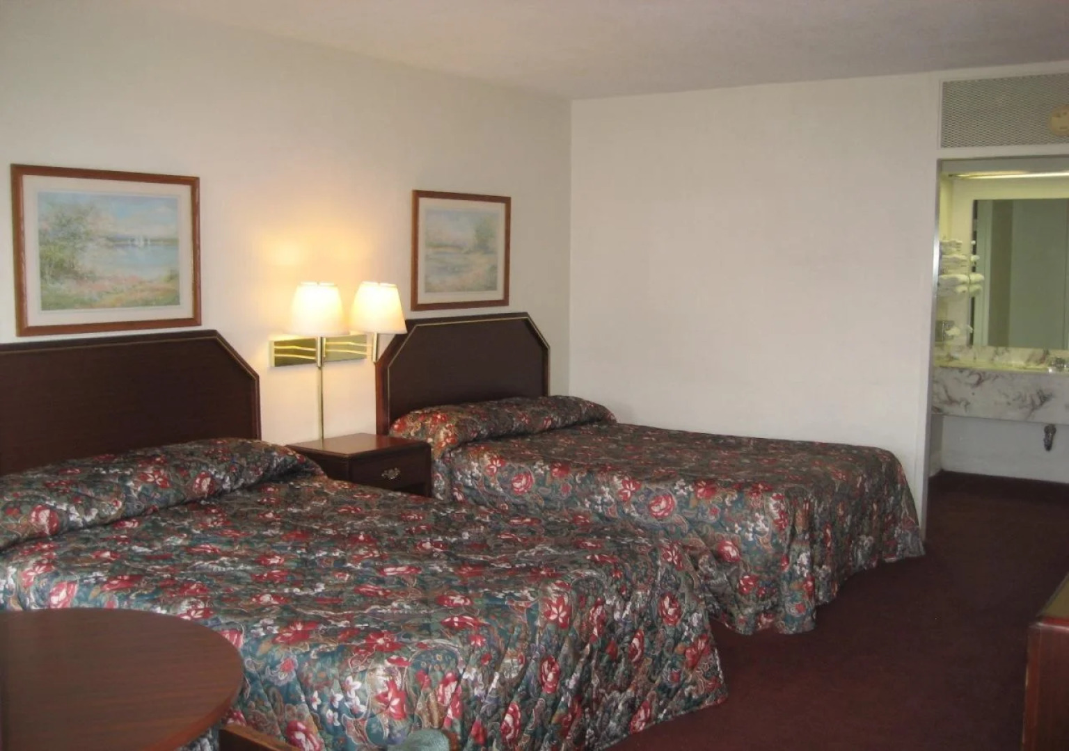 Sands Central Inn Hot Springs