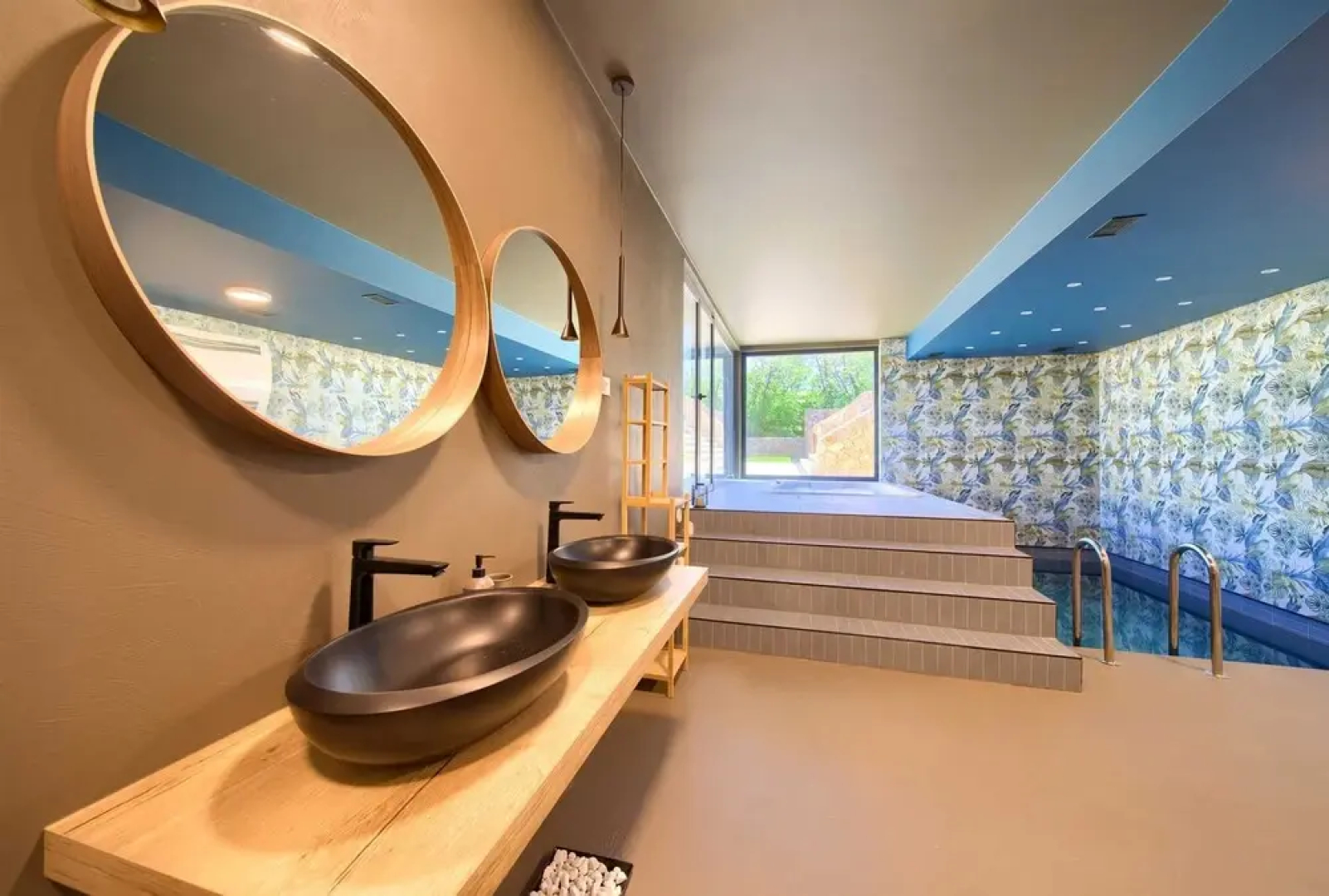 Villa Astrum With Heated Pool Jacuzzi and Sauna