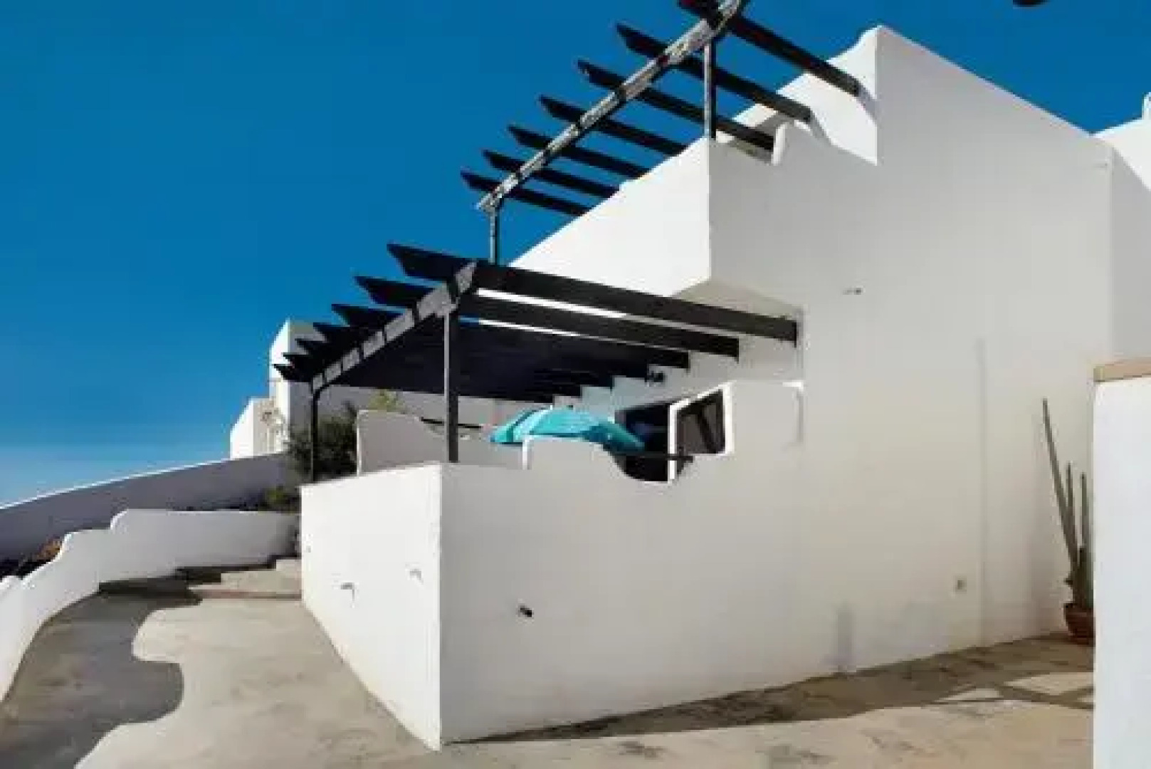 Faro de Sardina Frente Al Mar