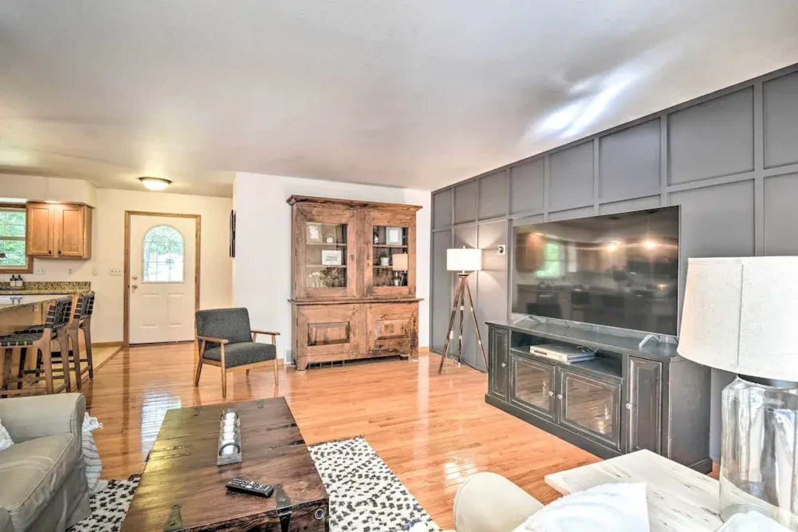 Upscale Family Cottage < 1 Mi to Higgins Lake