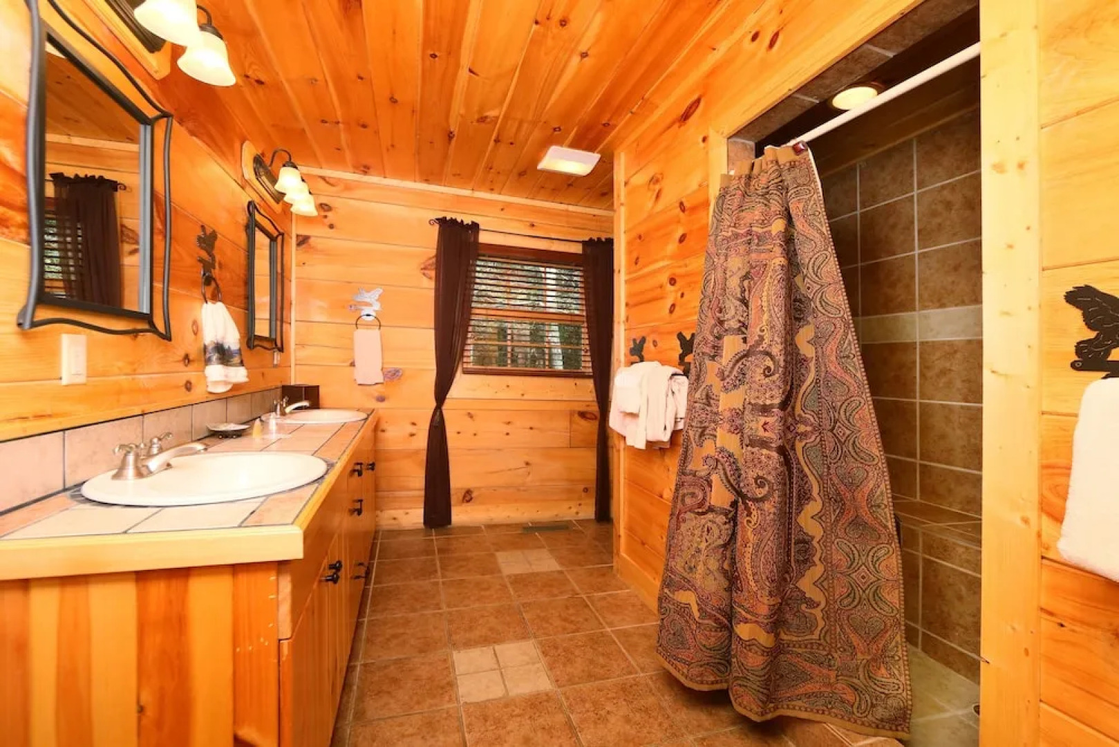 Southern Hospitality - Two Bedroom Cabin
