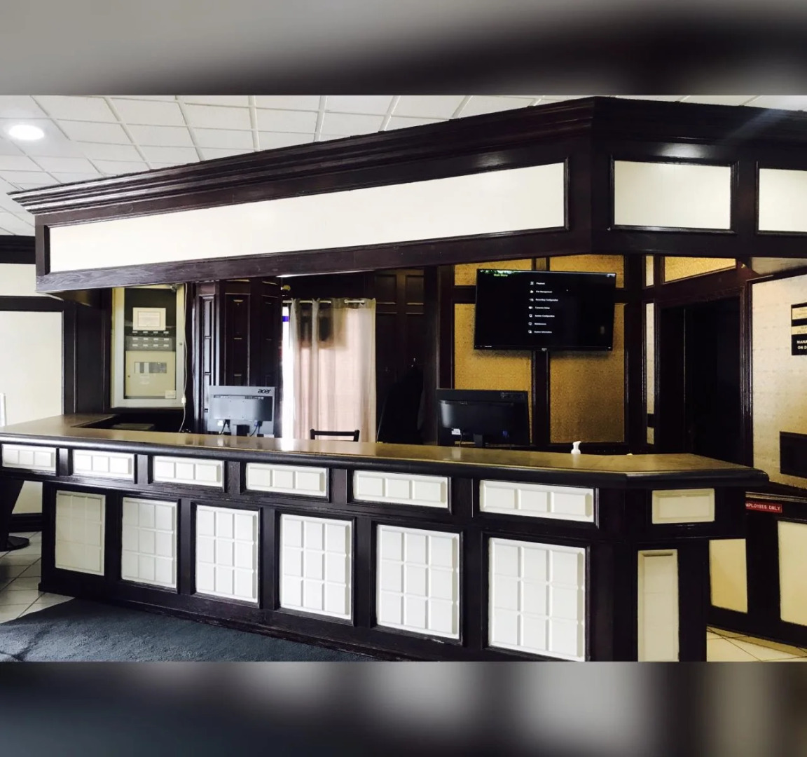 Travelodge By Wyndham Conference Centre & Suites Whitecourt