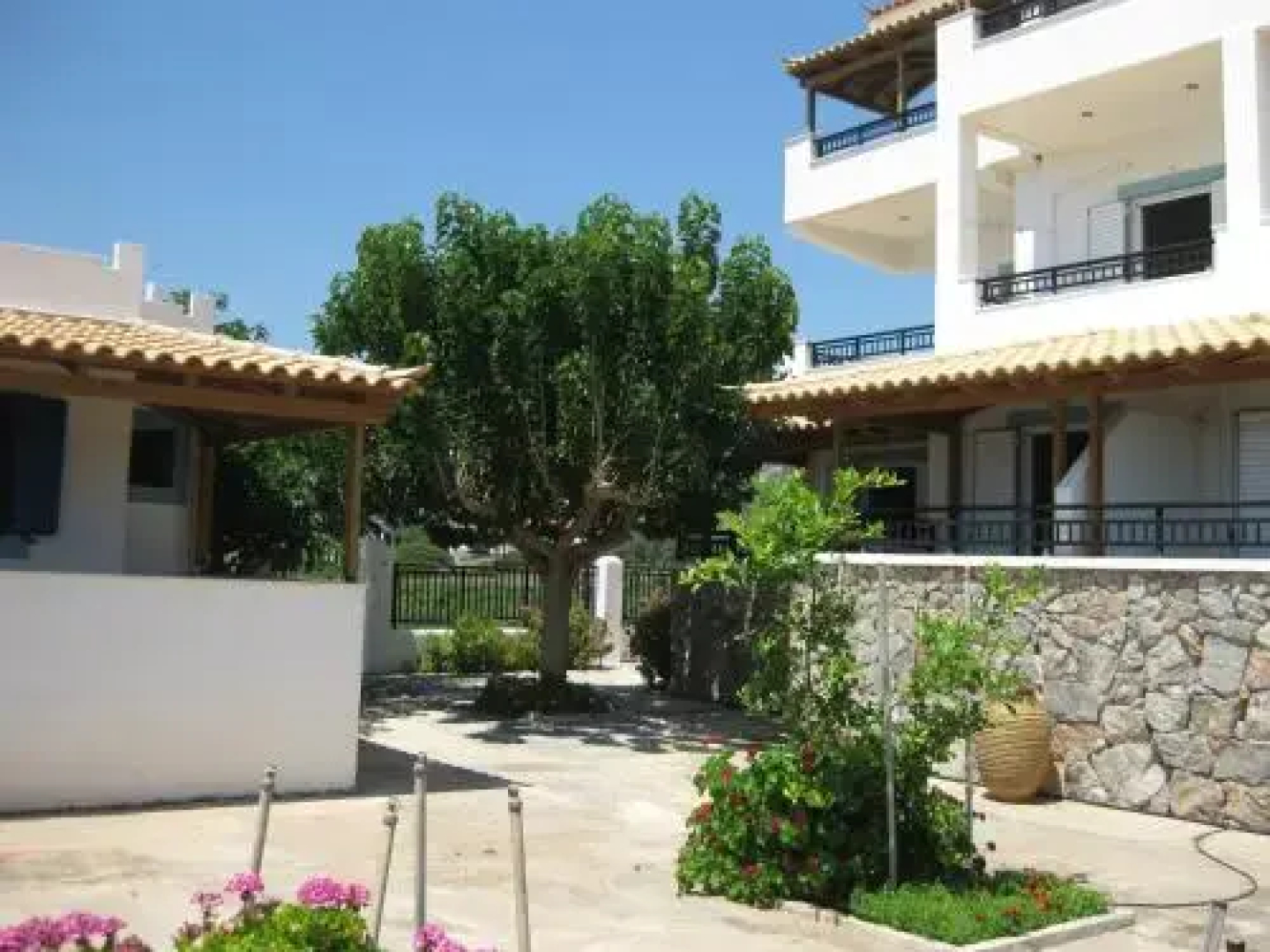 Maravelias House