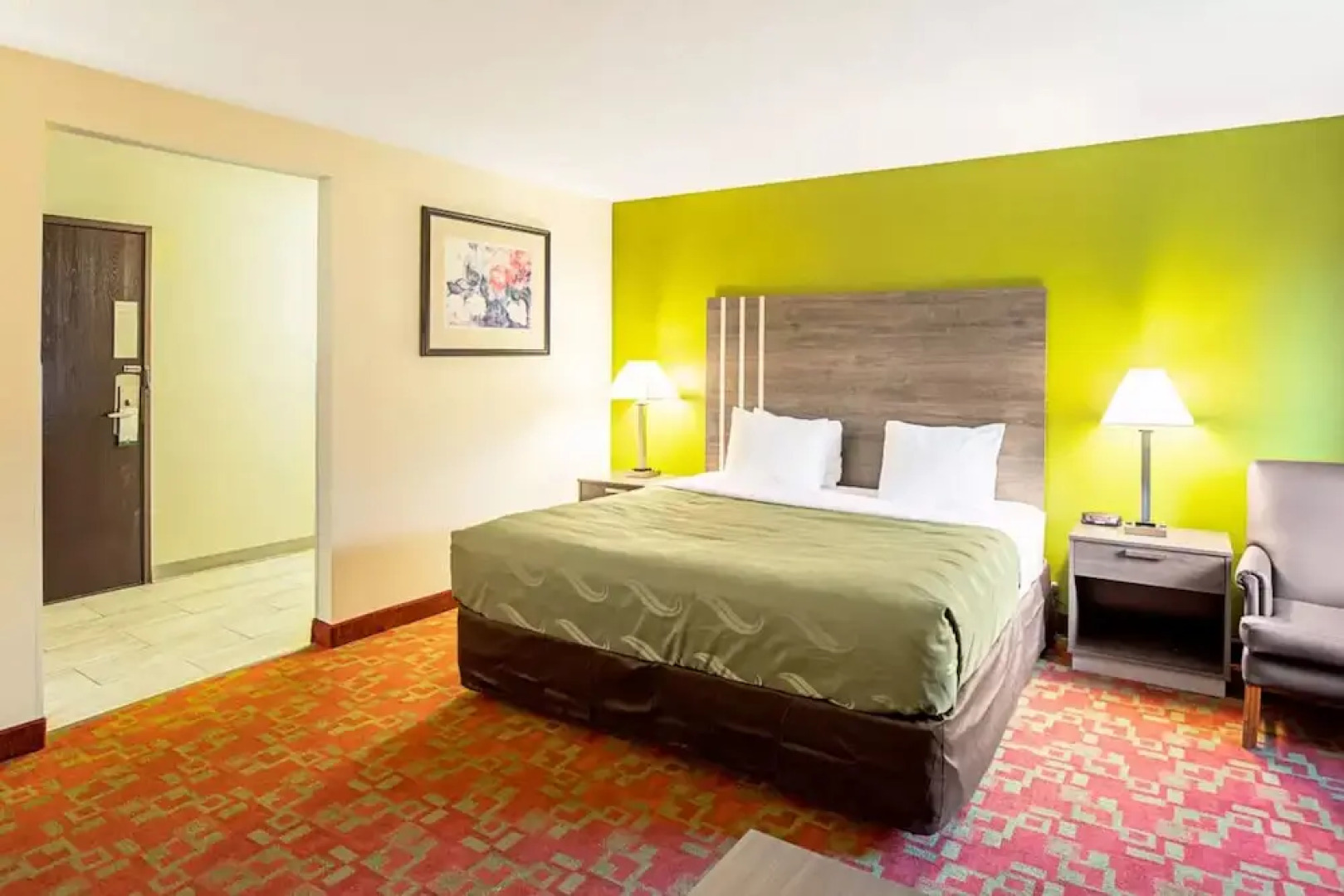 Norwood Inn & Suites Milwaukee