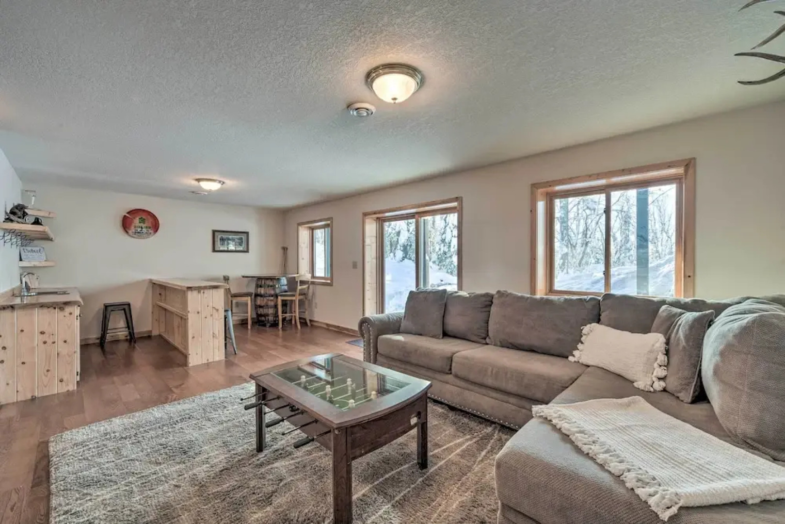 Paddle Ready: Hayward Lake View Retreat w/ BBQ