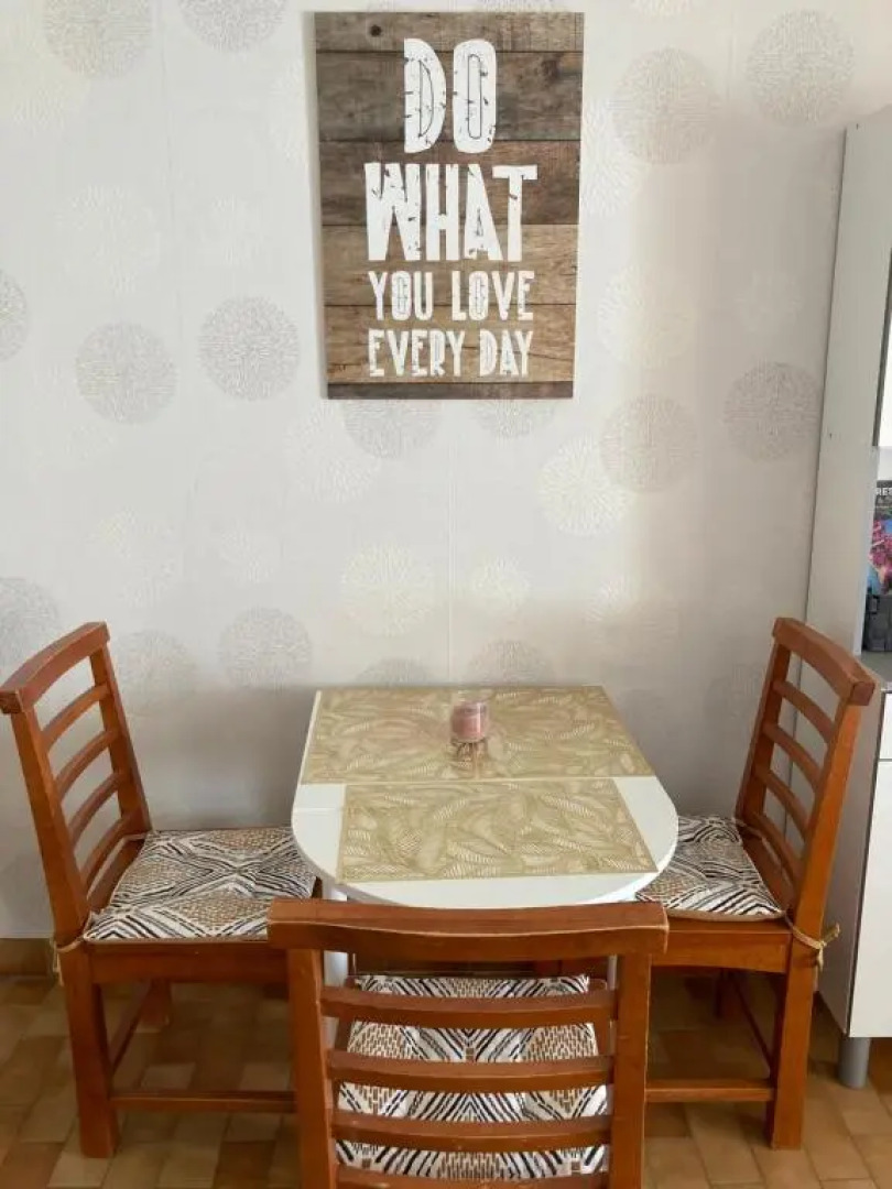 Studio rénové terrasse près des plages