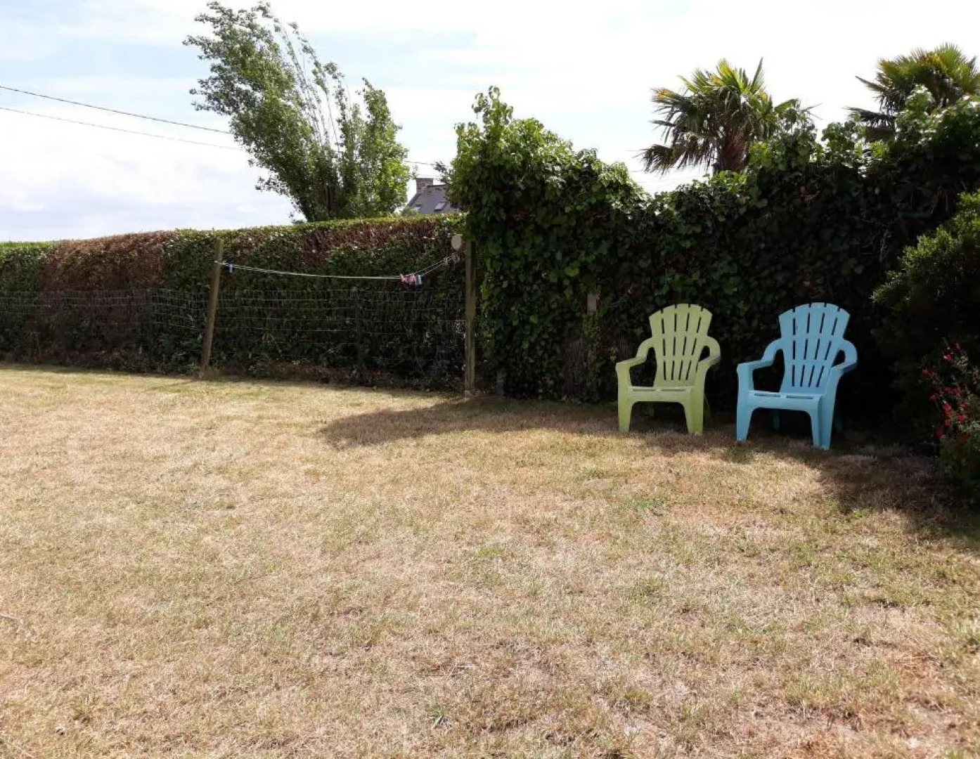 Maison avec jardin et plage de sable fin accessible à pied à 300m