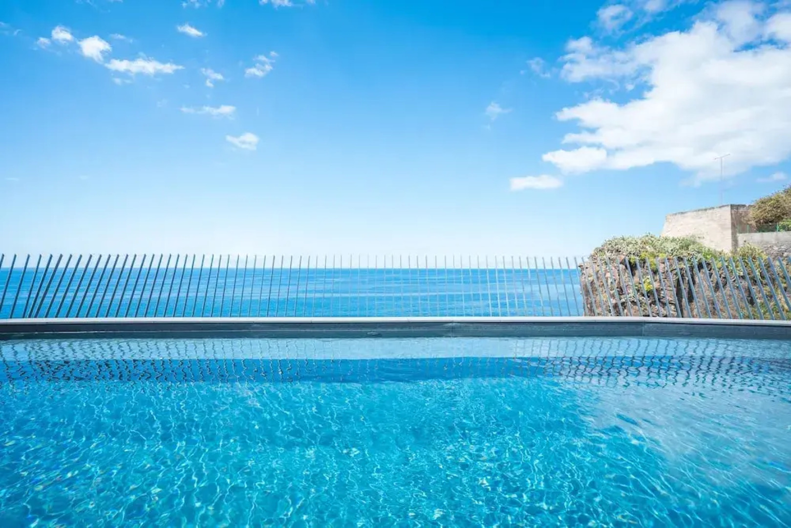 Big Cliff Apartment by Atlantic Holiday