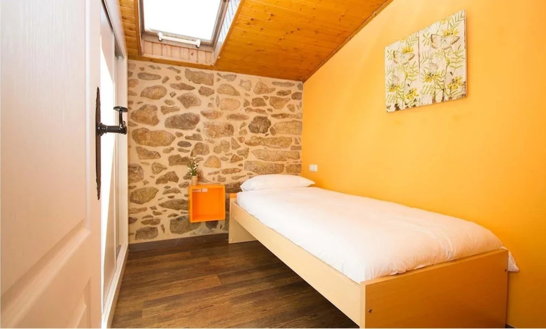 House - 3 Bedrooms with WiFi - 107749