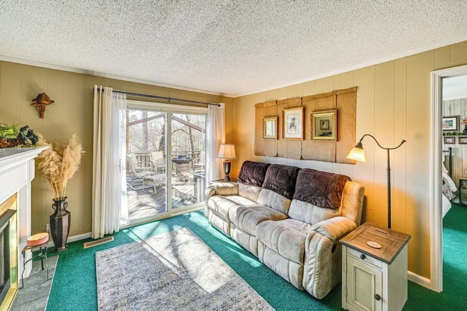 Lakefront Cabin Retreat w/ Dock in Robbinsville!