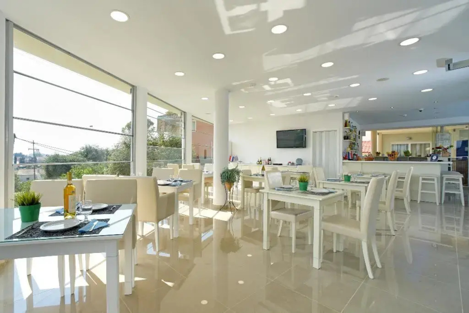 Palapart Gikas Suites And Studios