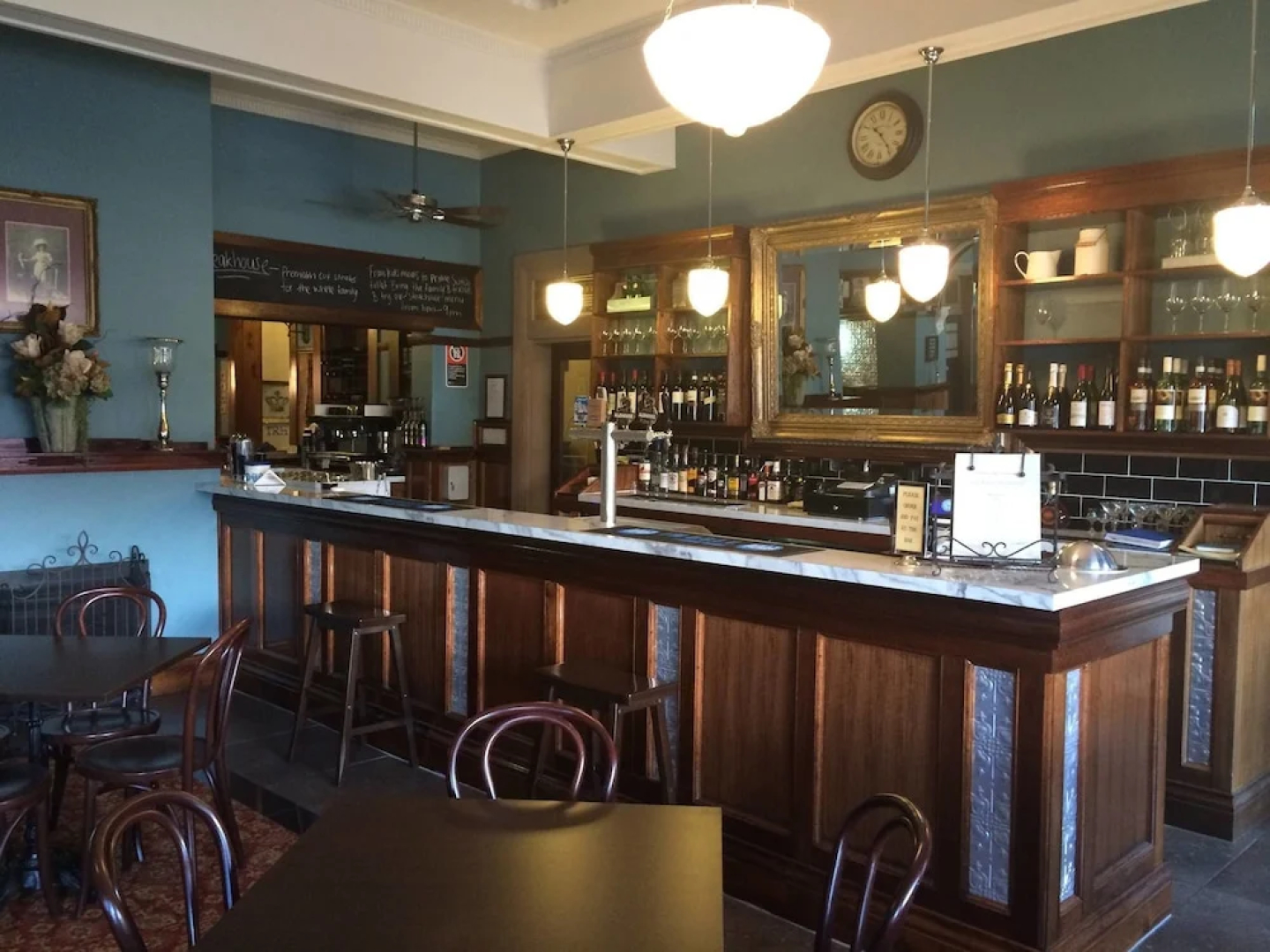 Royal Hotel West Wyalong