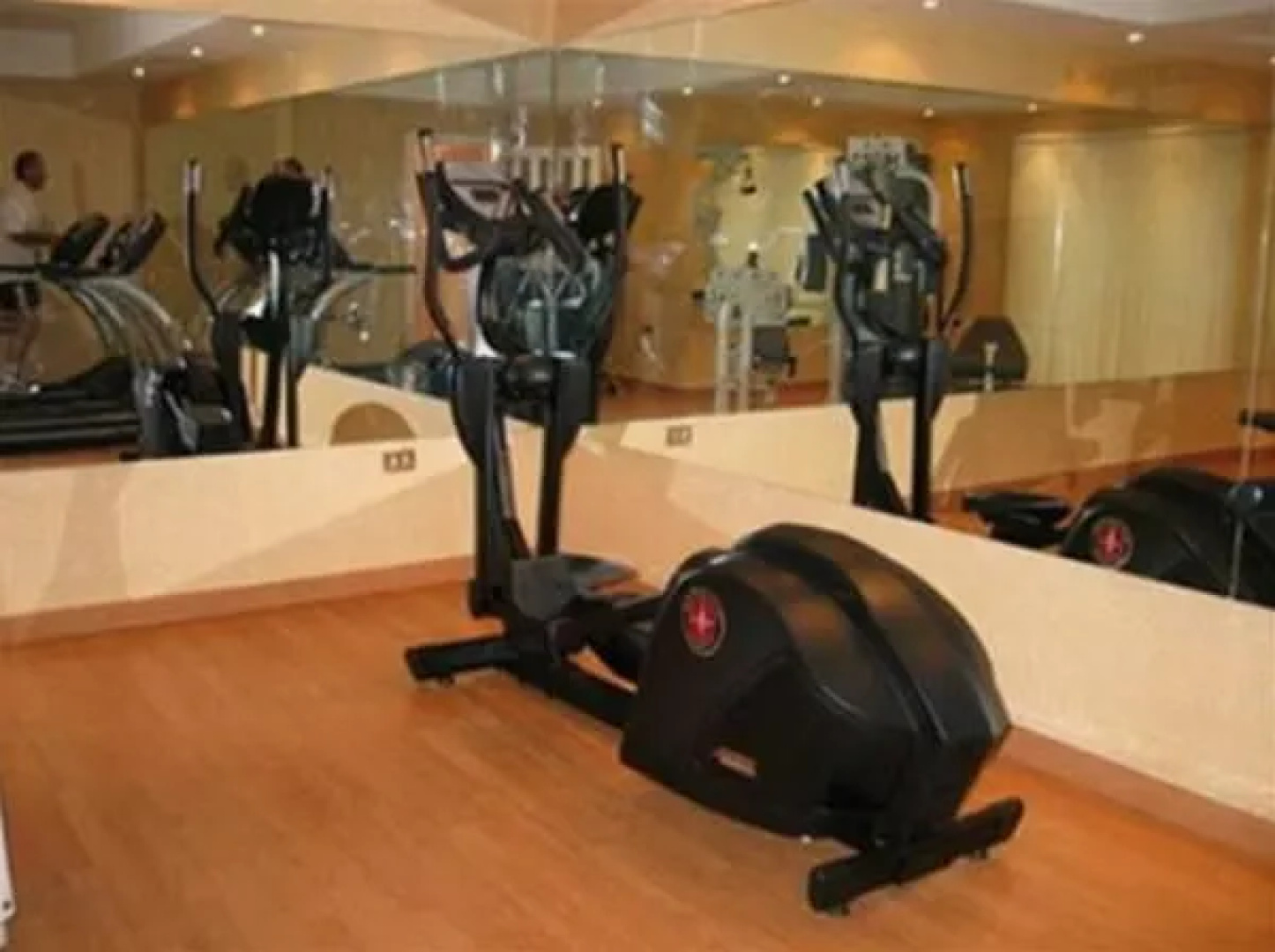 Grand Stay Hotel Suites