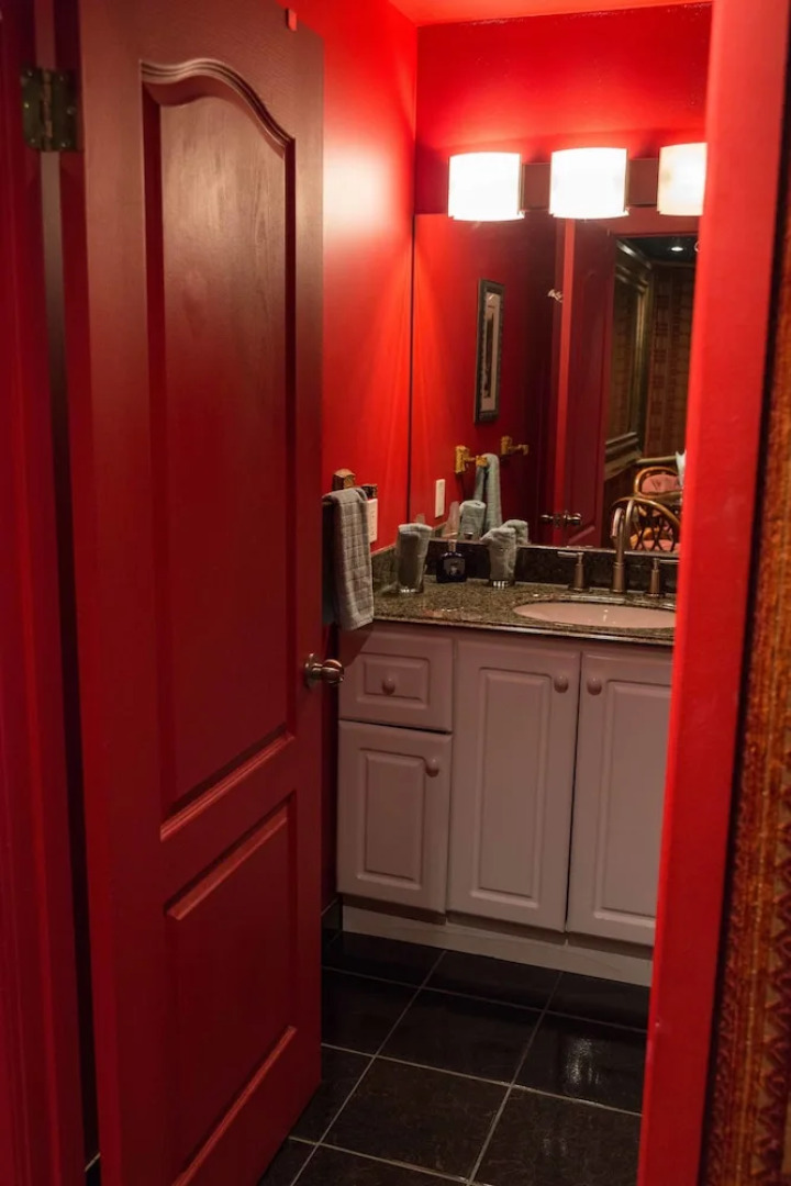 Mariaggi's Theme Suite Hotel & Spa