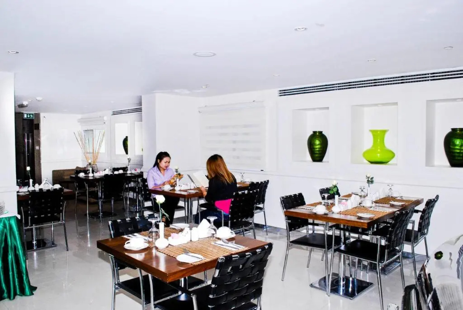 Phoenix Plaza Hotel Apartments