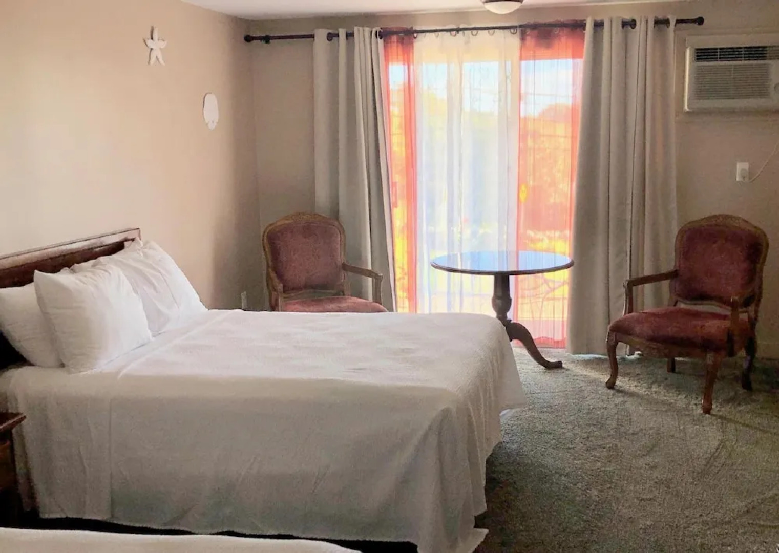 Sands of Time Motor Inn & Harbor House