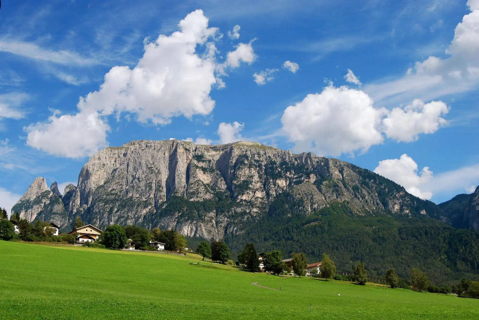 Hotel Emmy - five elements