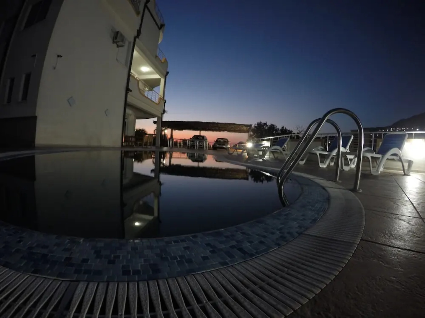 Belvedere Apartments with Seaview