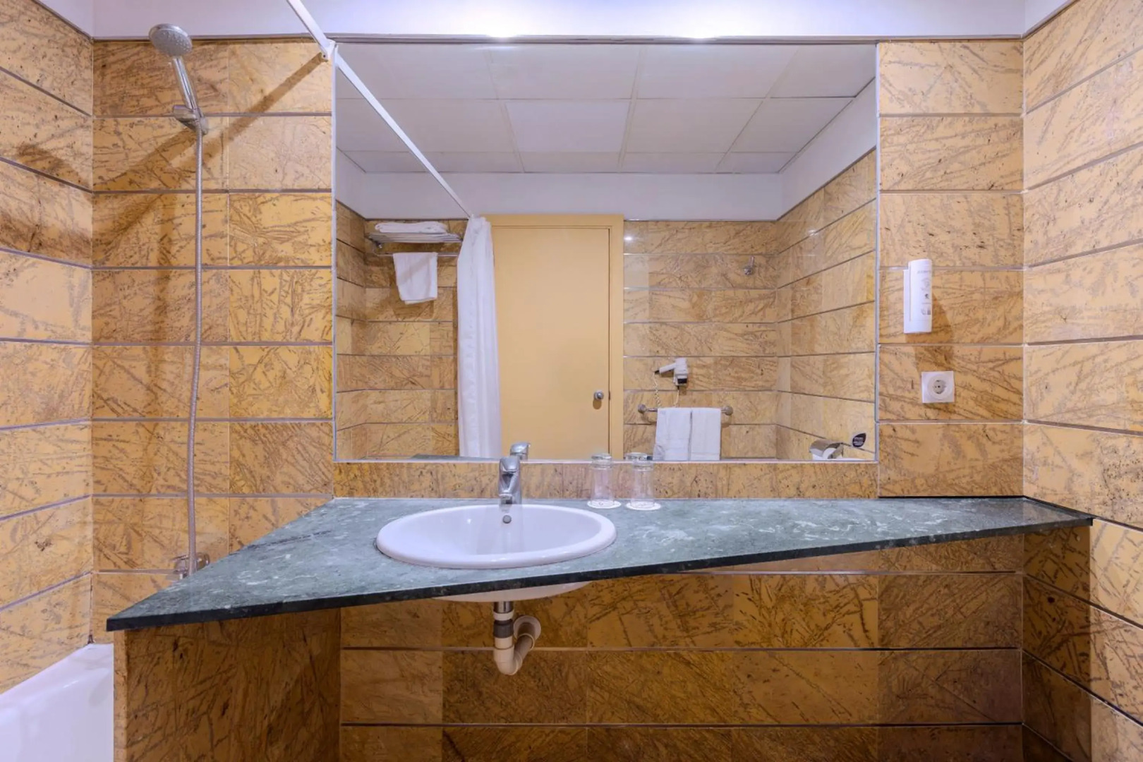 Отель Moon Dreams Roquetas