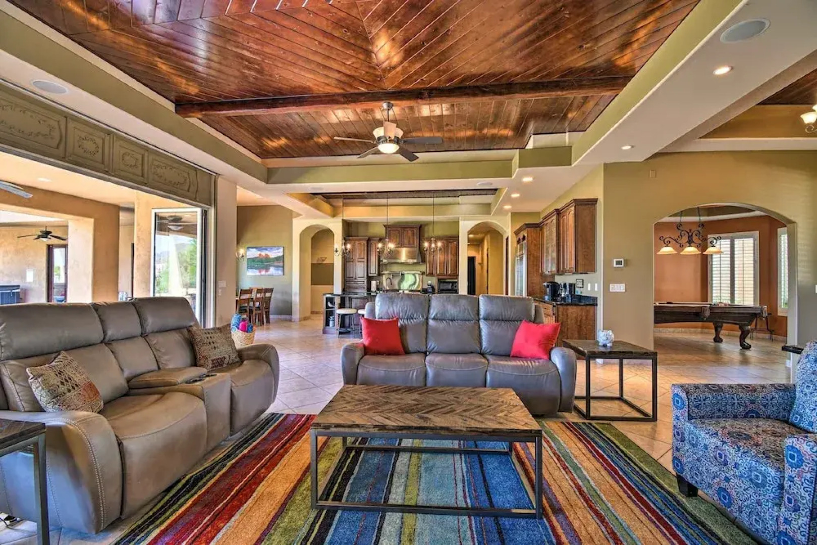 East Mesa Desert and Mountain Views: 5br, Pool