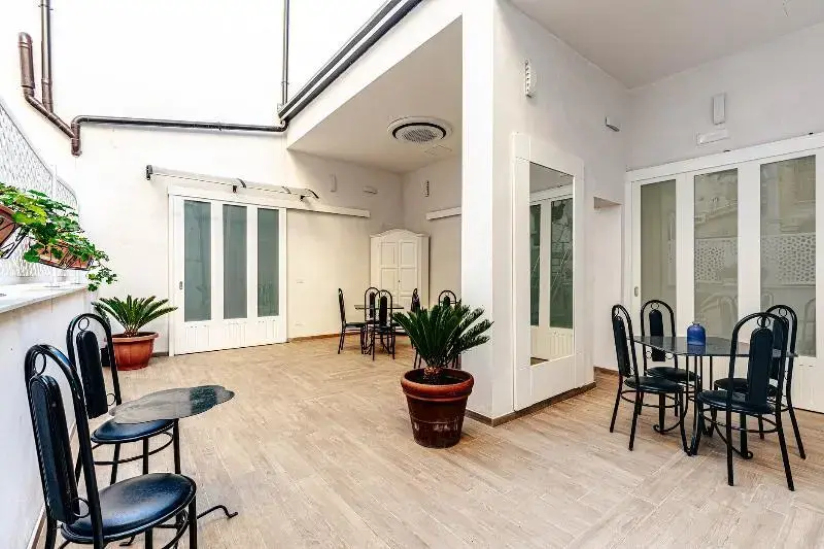 Giulio Cesare 14, Residence