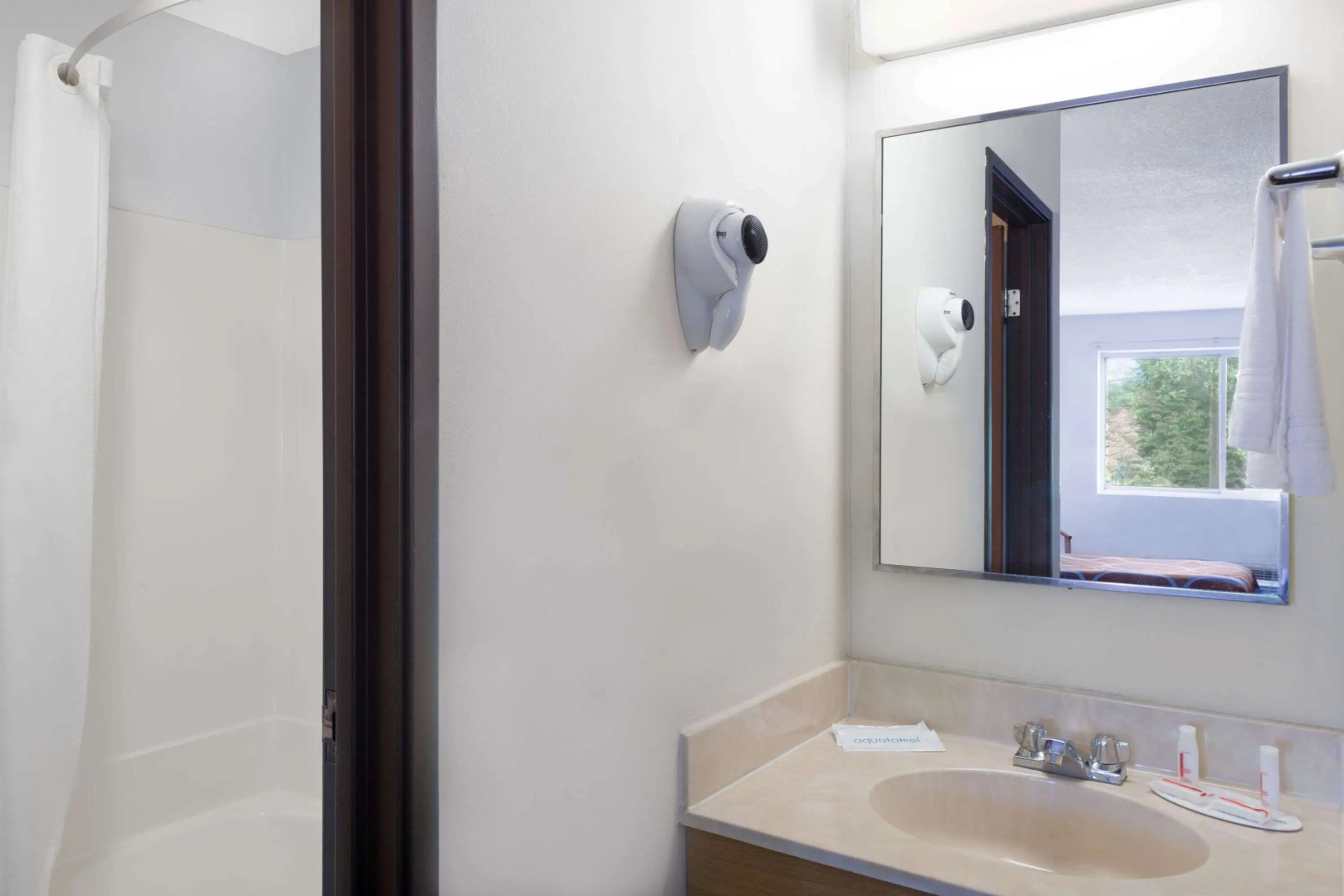 Super 8 by Wyndham Kingston